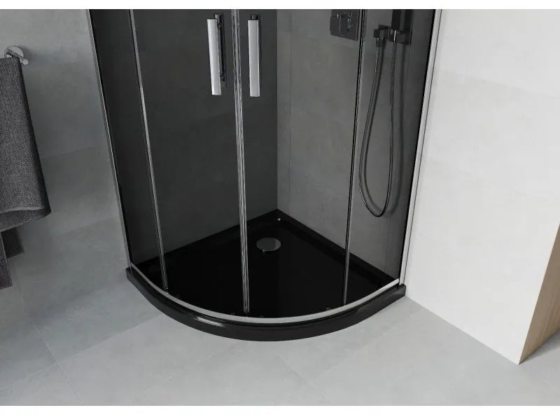 Mexen Rio, štvrťkruhový sprchovací kút s posuvnými dverami 80 x 80 cm, 6mm šedé sklo, chrómový profil + čierna sprchová vanička, 863-080-080-01-30-4170