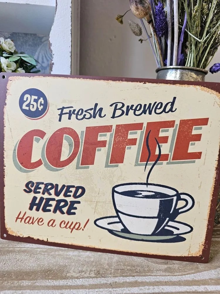 Žltá antik nástenná kovová ceduľa Fresh Coffee - 25*20cm