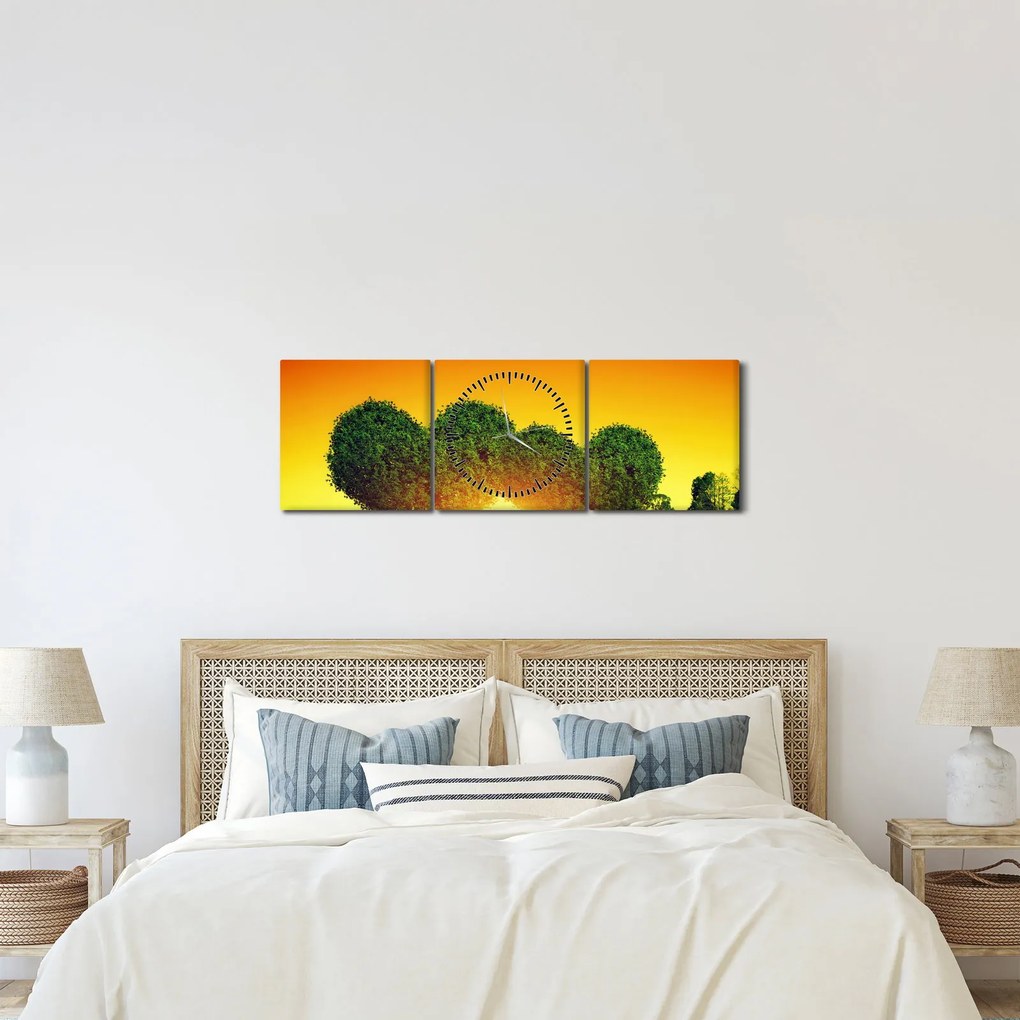 Obraz - Srdce v korunách stromov (s hodinami) (90x30 cm)