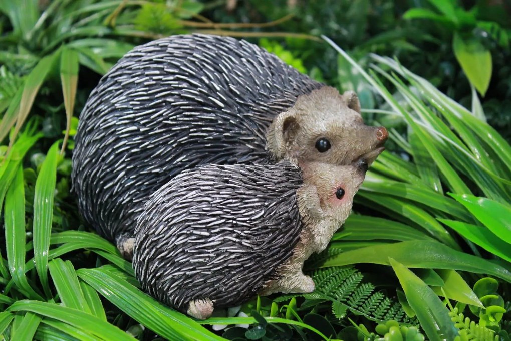 Hnedí ježkovia so sivými pichliačmi 18cm