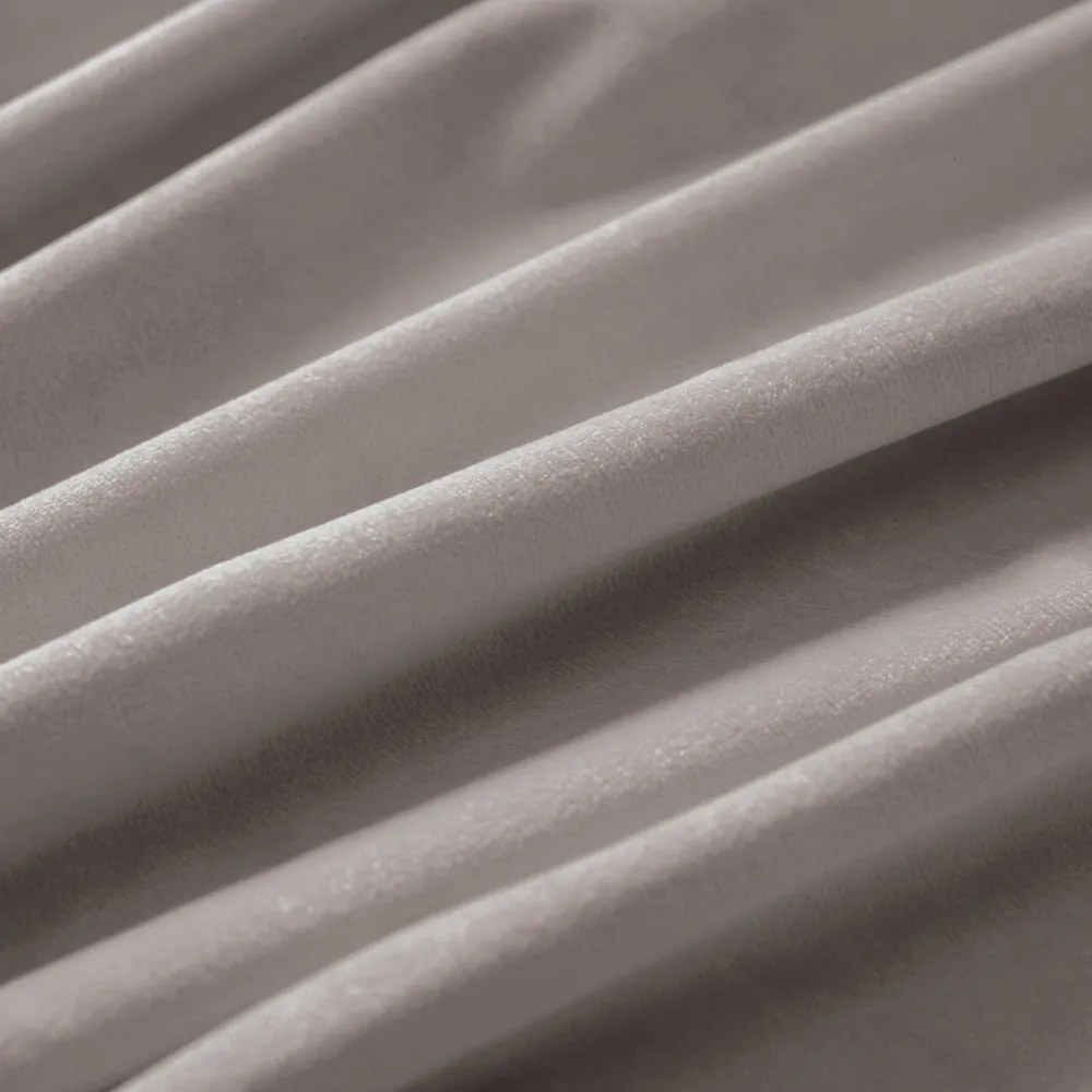 Biante Veľký zamatový štvorcový obrus Velvet Prémium SVP-015 Latte 180x180 cm