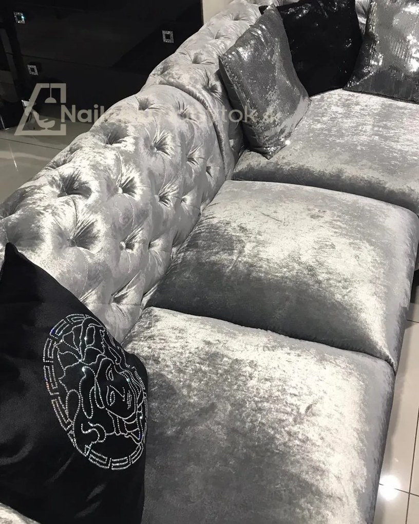 ROHOVÁ SEDAČKA CHESTERFIELD LARISSA PRAVÁ - ĽAVÁ ZELENA SMARAGDOVÁ LÁTKA 323 X 204 cm