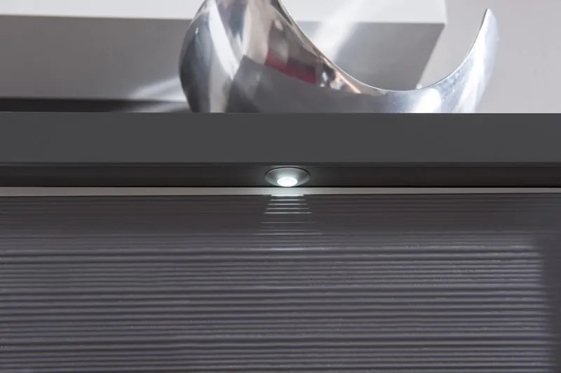 Široká vitrína Caracas typ 22, grafit/biely lesk, s osvetlením