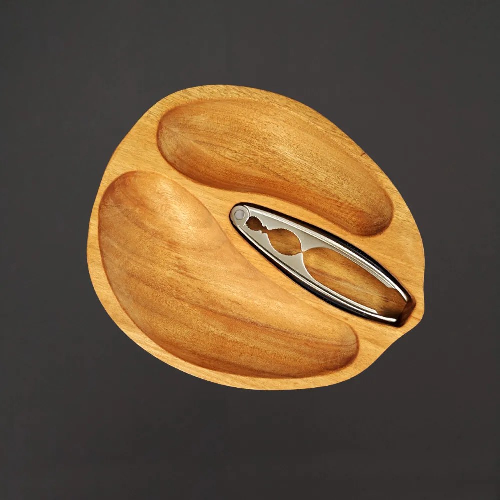 AMADEA Drevená miska v tvare orecha s luskáčikom, masívne drevo gabon, 23x28x4, 5 cm