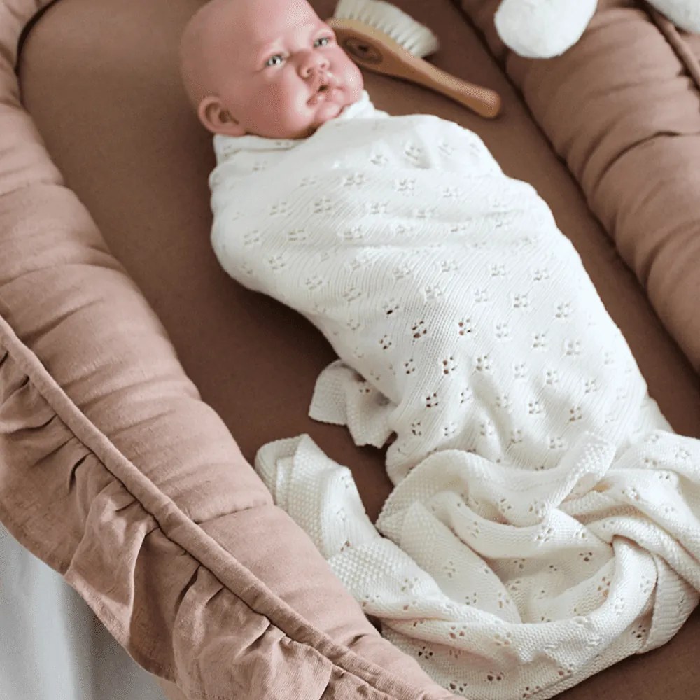 Ľanové hniezdo pre bábätko s volánom čokoládová