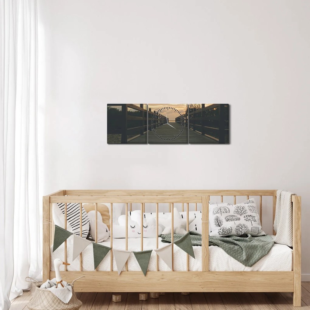 Obraz dreveného móla nad jazerom (s hodinami) (90x30 cm)