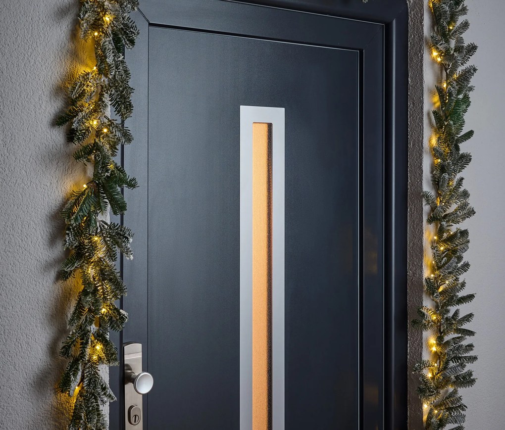 LED girlanda z imitácie jedľových vetvičiek