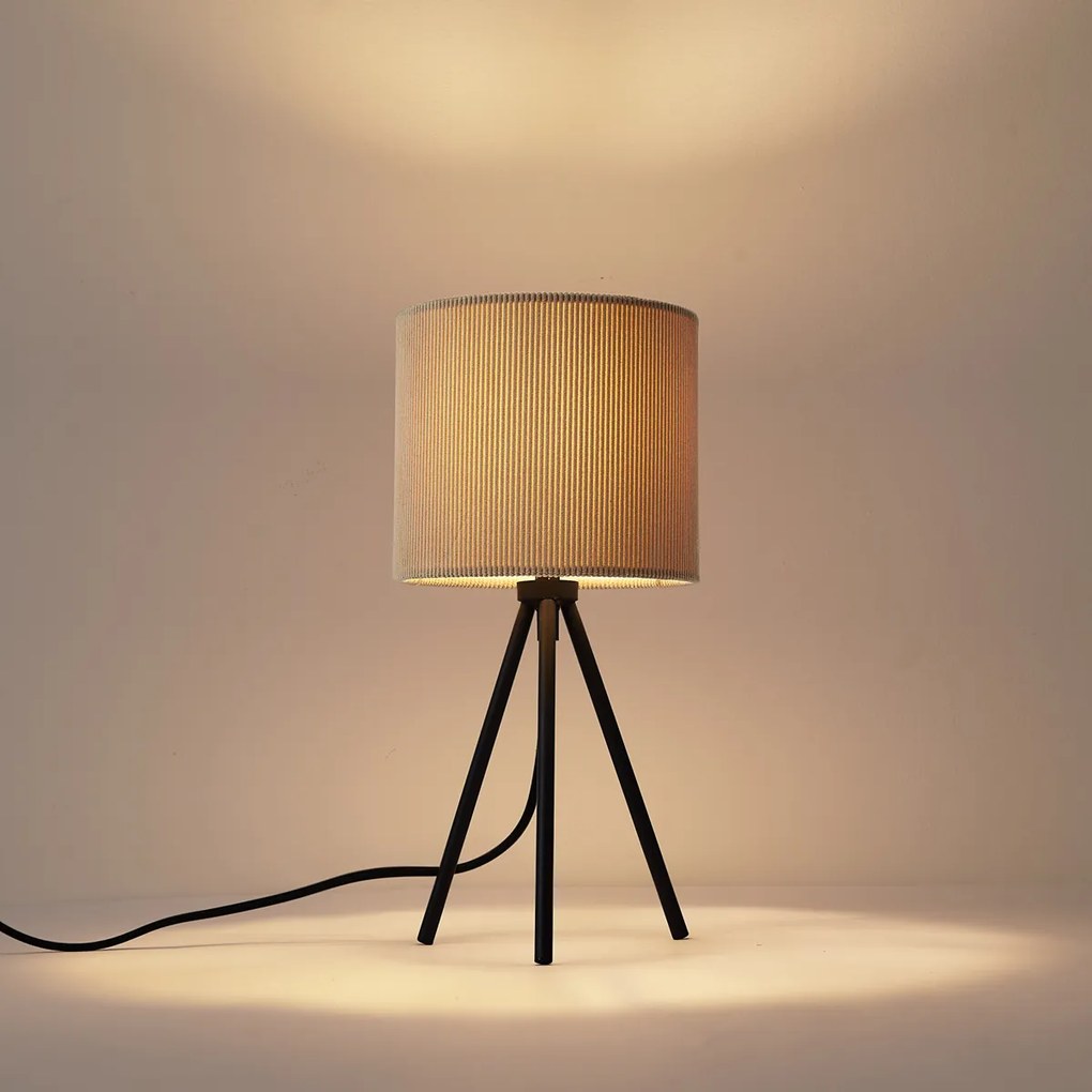 Moderná stolná lampa s trojnožkou v taupe farbe so zamatovým tienidlom - Luz