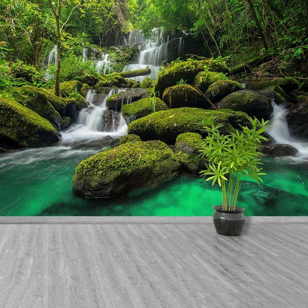 Fototapeta Vliesová Vodopád v džungli 416x254 cm