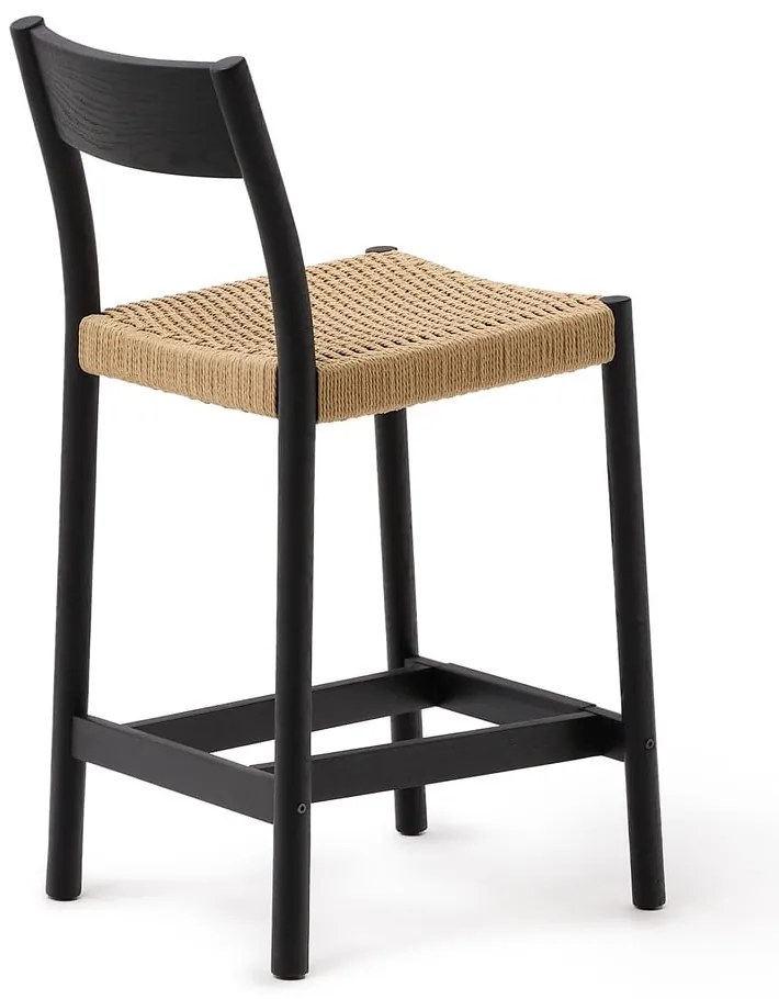 Čierna/v prírodnej farbe barová stolička z dubového dreva (výška sedadla 65 cm) Yalia – Kave Home