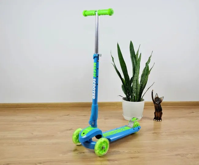 Kolobežka Magic modrá / zelená