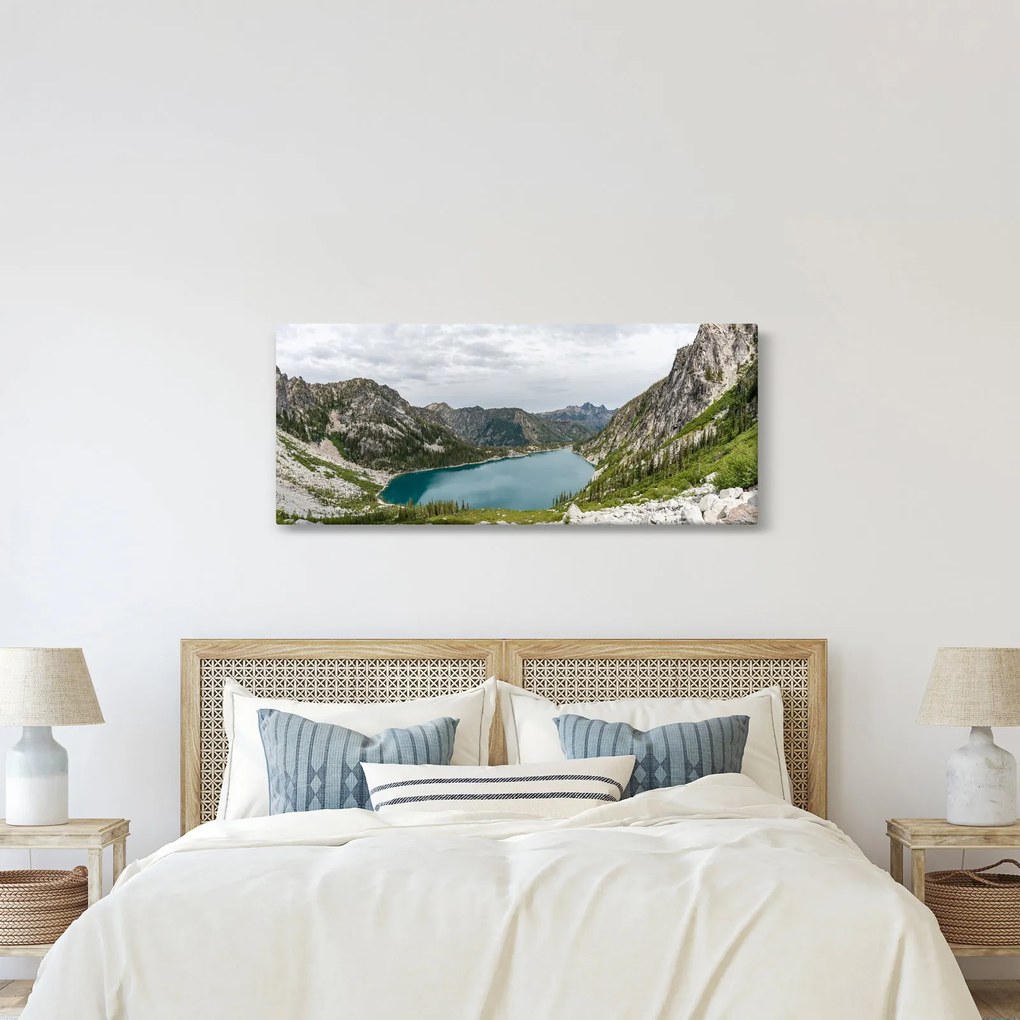 Obraz jazera v horách (120x50 cm)