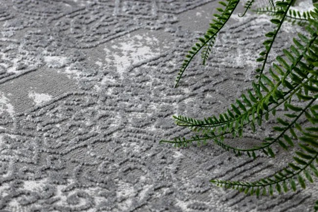 Koberec ALLURE 5715 svetlosivý / granátový