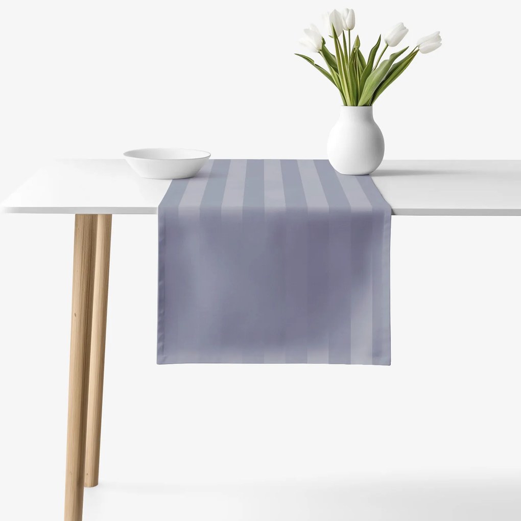 Goldea damaškový behúň na stôl - tmavo sivé prúžky so saténovým leskom 35x140 cm