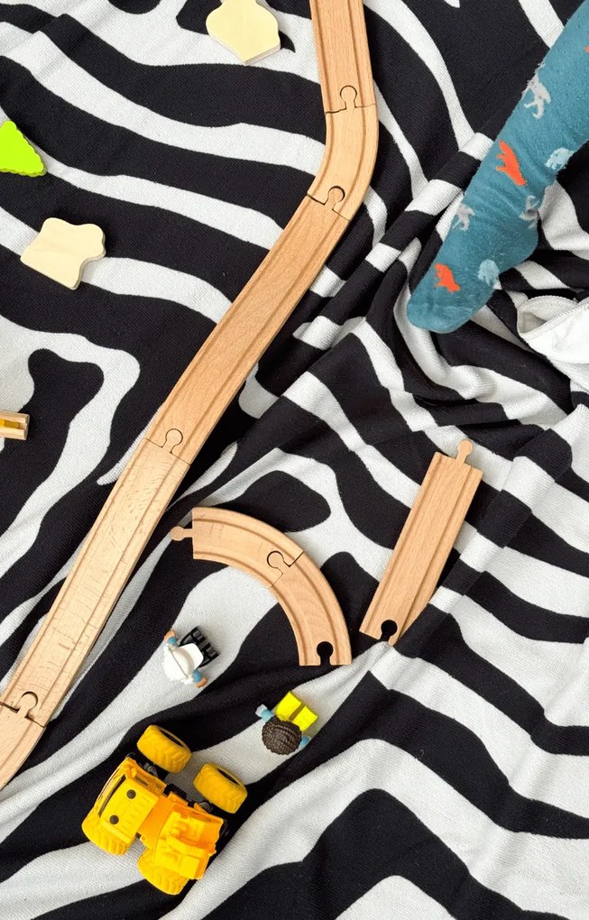 Osuška ZEBRA, čiernobiela 146 x 150 cm, 100% polyester
