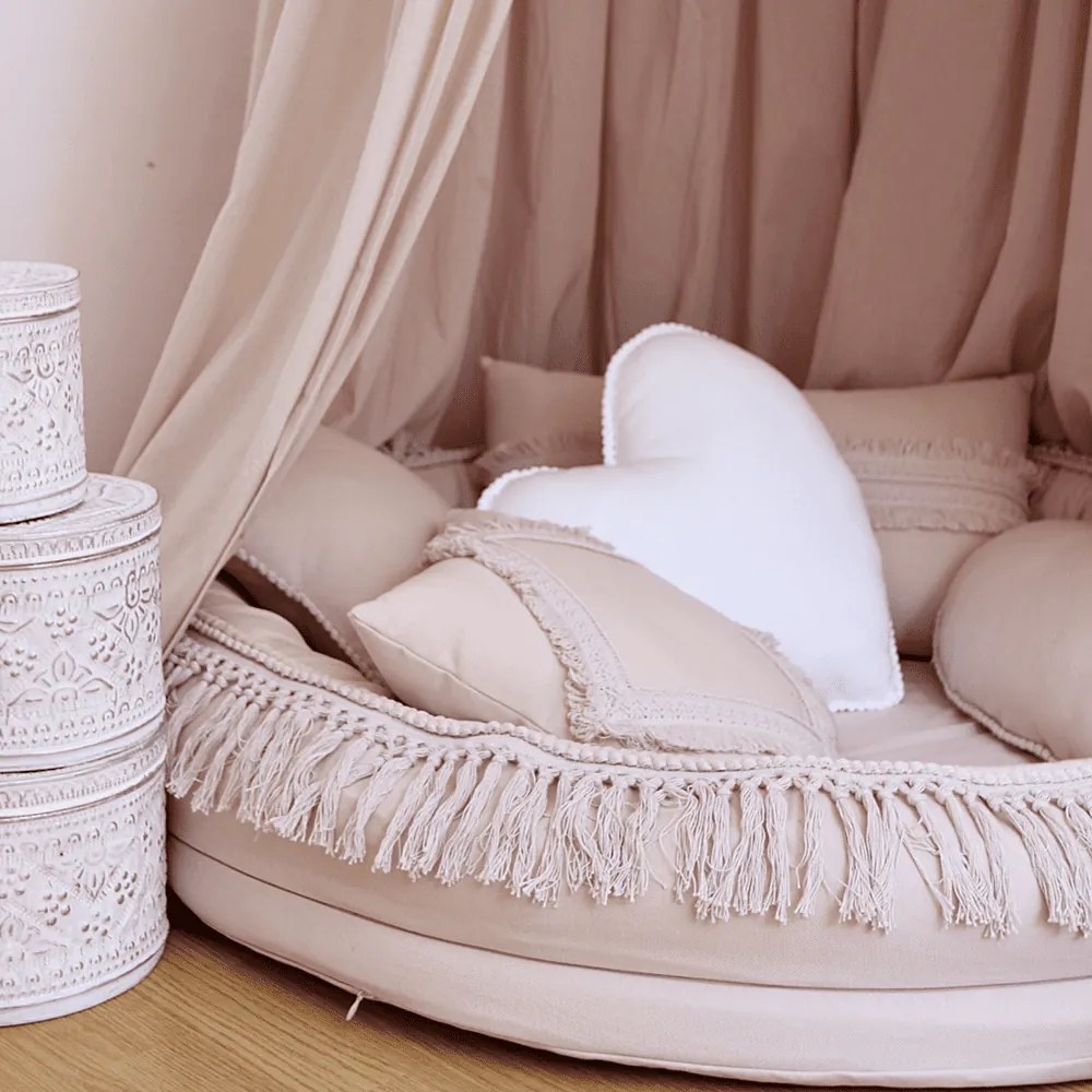 Hniezdo pre deti Boho so strapcami púdrovo ružová