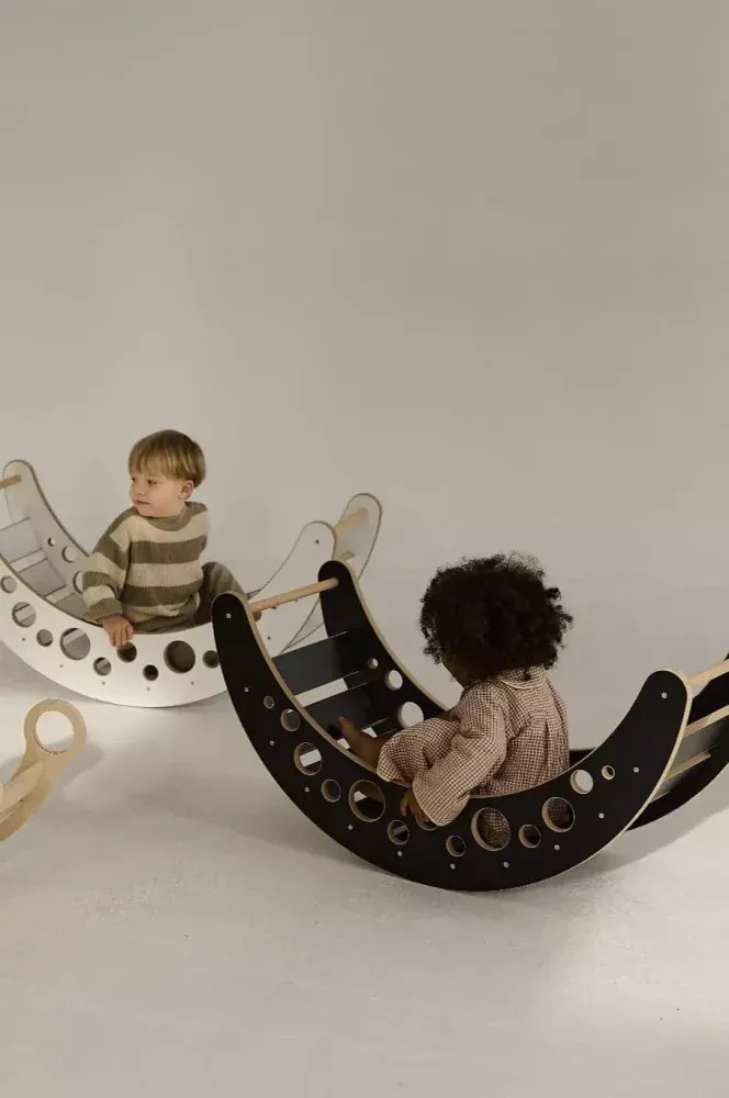 Drevená Montessori hojdačka Moon L Čierna