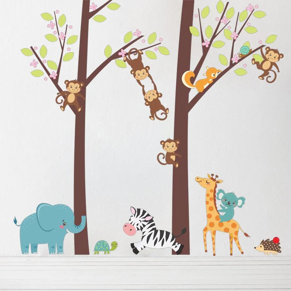Veselá Stena Samolepka na stenu na stenu Strom a spokojná zvieratká