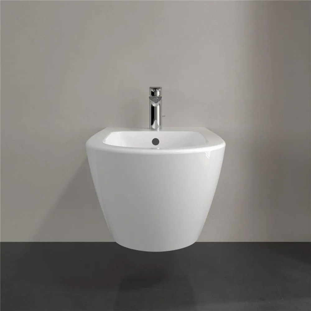 VILLEROY &amp; BOCH Subway 2.0 závesný bidet s otvorom, s prepadom, 370 x 565 mm, biela alpská, s povrchom CeramicPlus, 540000R1