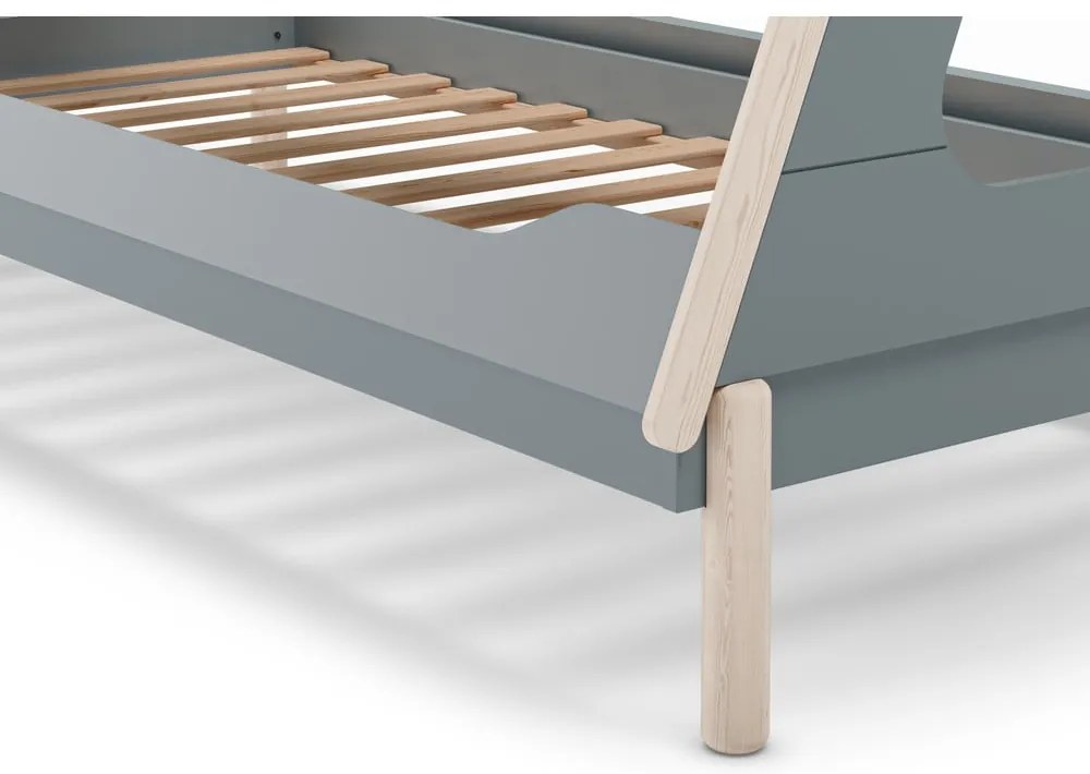 Domčeková detská posteľ z borovicového dreva v petrolejovej farbe 90x190 cm Nora – Marckeric