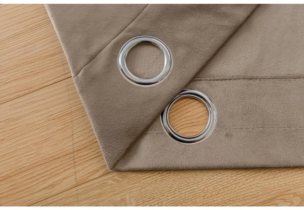 Svetlohnedý zatemňovací záves VELVET 140x250 cm Zavesenie: Riasiaca páska