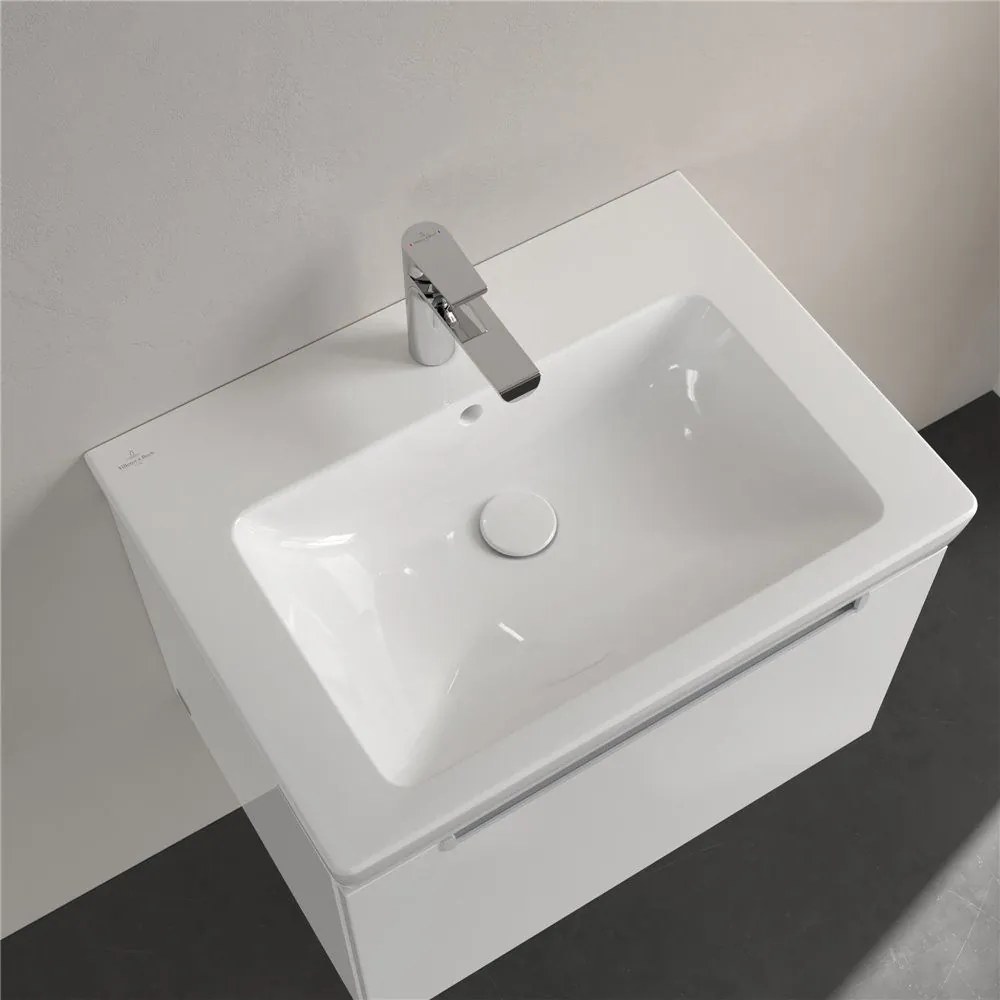 VILLEROY & BOCH Subway 2.0 umývadlo na skrinku s otvorom, s prepadom, 650 x 470 mm, biela alpská, s povrchom CeramicPlus, 7113FAR1