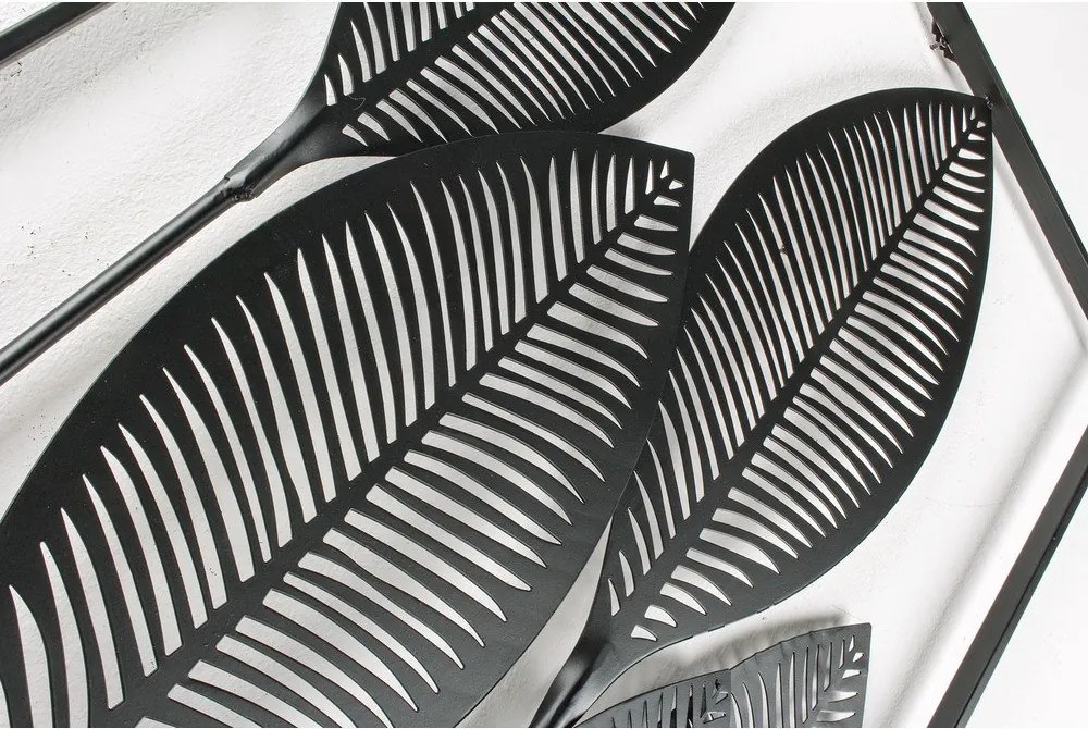 Kovová nástenná dekorácia 61x135 cm Adhira – Bizzotto
