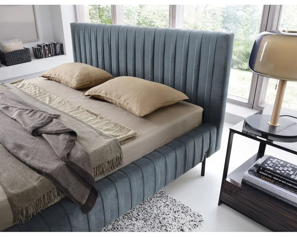 Modrá čalúnená dvojlôžková posteľ s úložným priestorom s roštom 160x200 cm Plissa – ELTAP