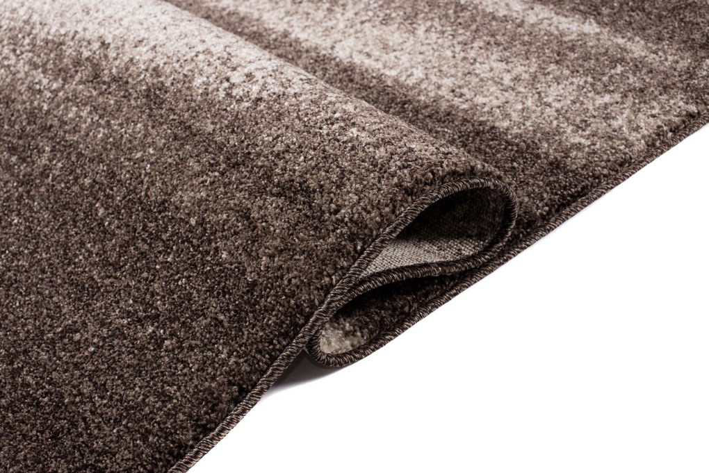 TA Koberec K206A SVETLOHNEDÉ SARI 3UX Rozmer: 240x330 cm