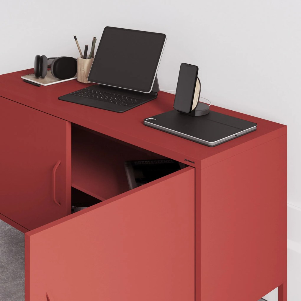TV skrinka kovová na nožičkách červená, 1150x595x400 mm: ROSA Modern