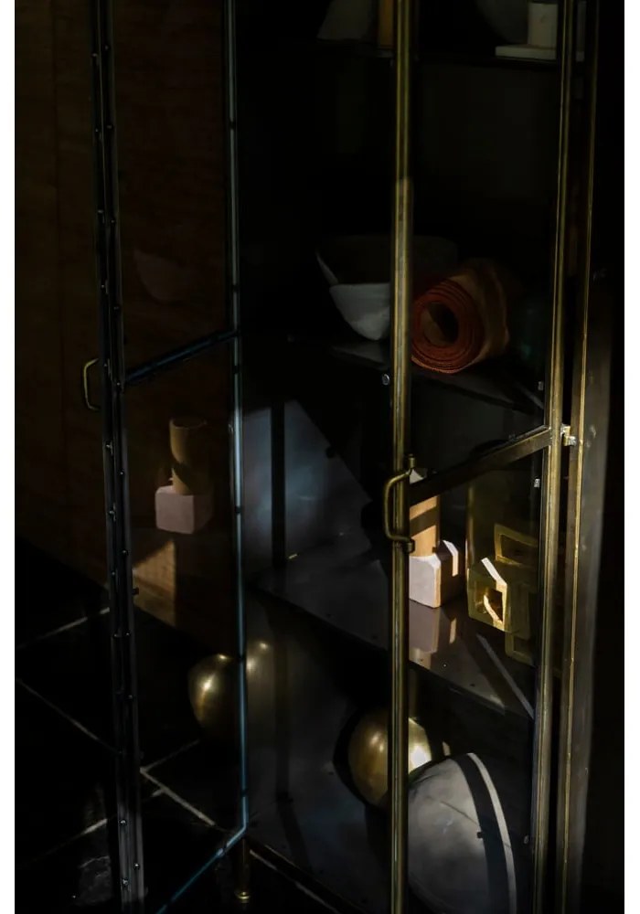 Kovová vitrína v zlatej farbe 64x184 cm Gertlush – Dutchbone