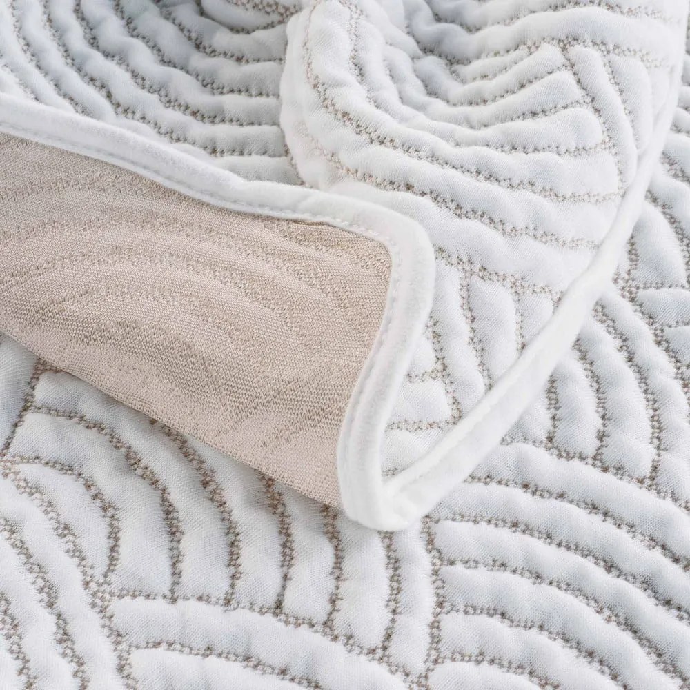 Biela/béžová súprava prikrývky a obliečky na vankúš jersey 240x260 cm Cassandra – douceur d'intérieur