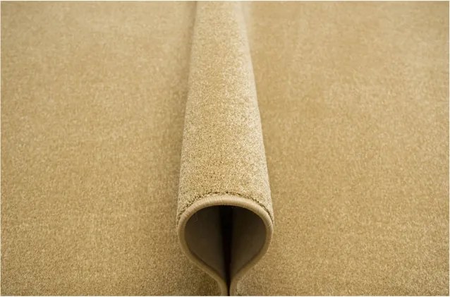 Metrážny koberec FOREST 50 medový