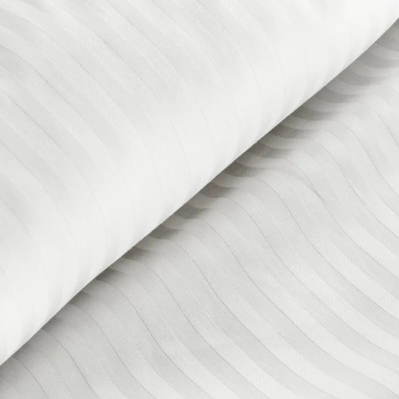 Dekorstudio Saténové posteľné obliečky VERA s jemnými prúžkami v bielej farbe Rozmer posteľných obliečok: Šírka x Dĺžka: 140x200cm + 1ks 70x80 cm