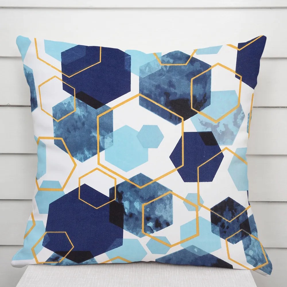 Biante Bavlnená obliečka na vankúš Sandra SA-574 Modré hexagóny na bielom 30 x 50 cm