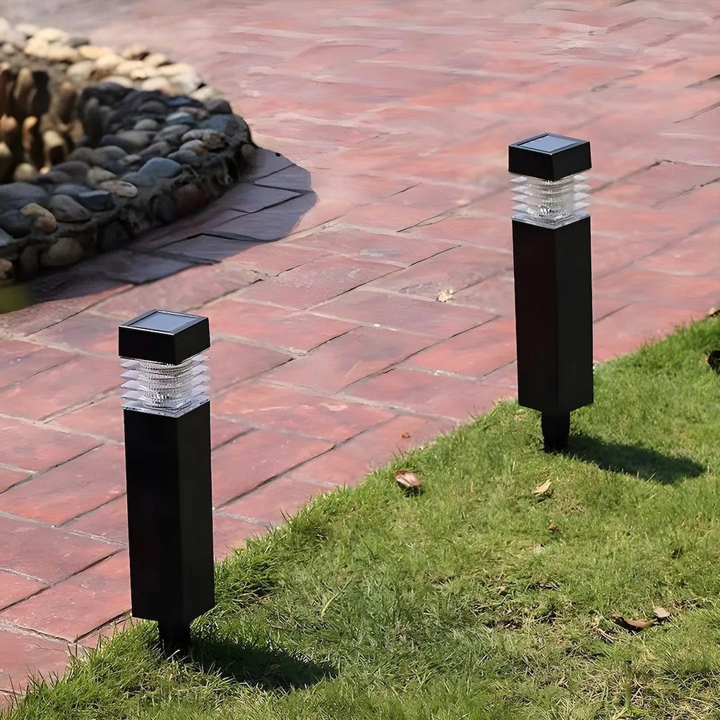 Exteriérové solárne zapichovacie svietidlo Cube, 1x čierne plastové tienidlo