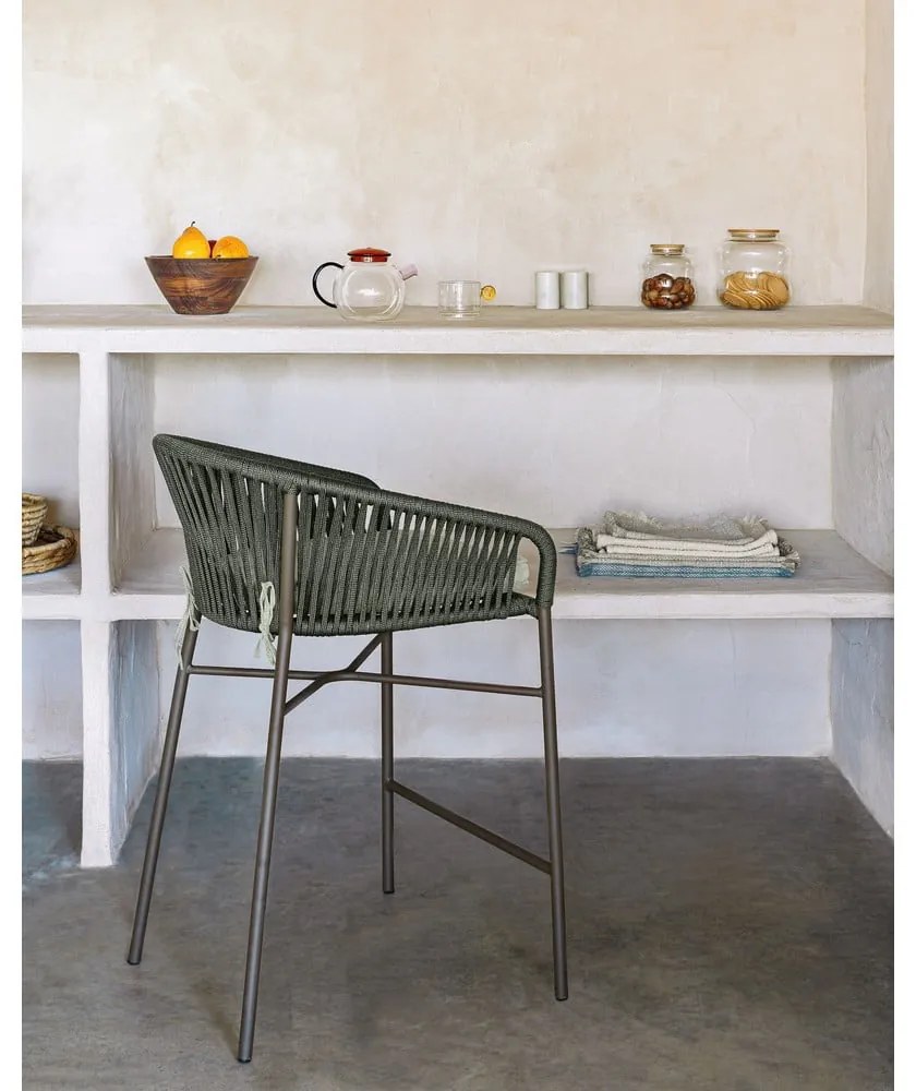 Zelená kovová/polstrovaná záhradná barová stolička Yanet – Kave Home