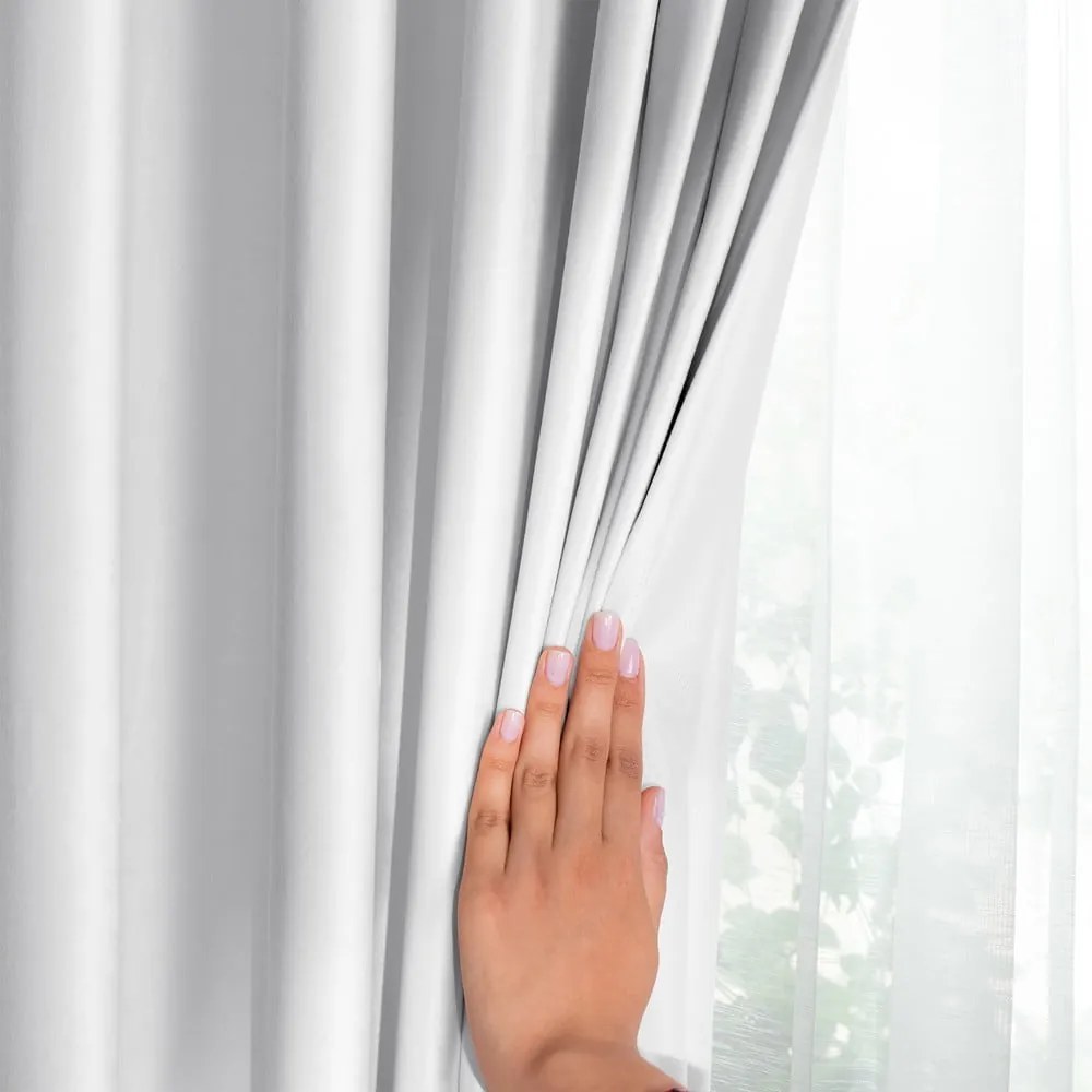 Biely zamatový dimout záves 140x245 cm Pleat – Restilo
