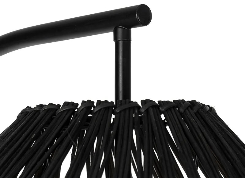 Rustikálna stojaca lampa čierna s ratanom - Sam