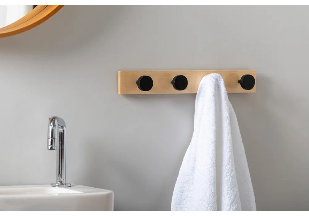 Čierny nástenný vešiak z borovicového dreva Knobs – PT LIVING