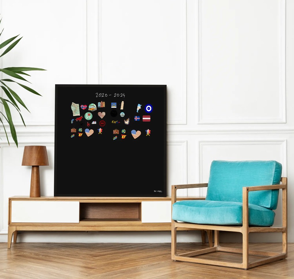 Toptabule.sk  Čierna tabuľa na magnetky v drevenom čiernom ráme 120x90 cm