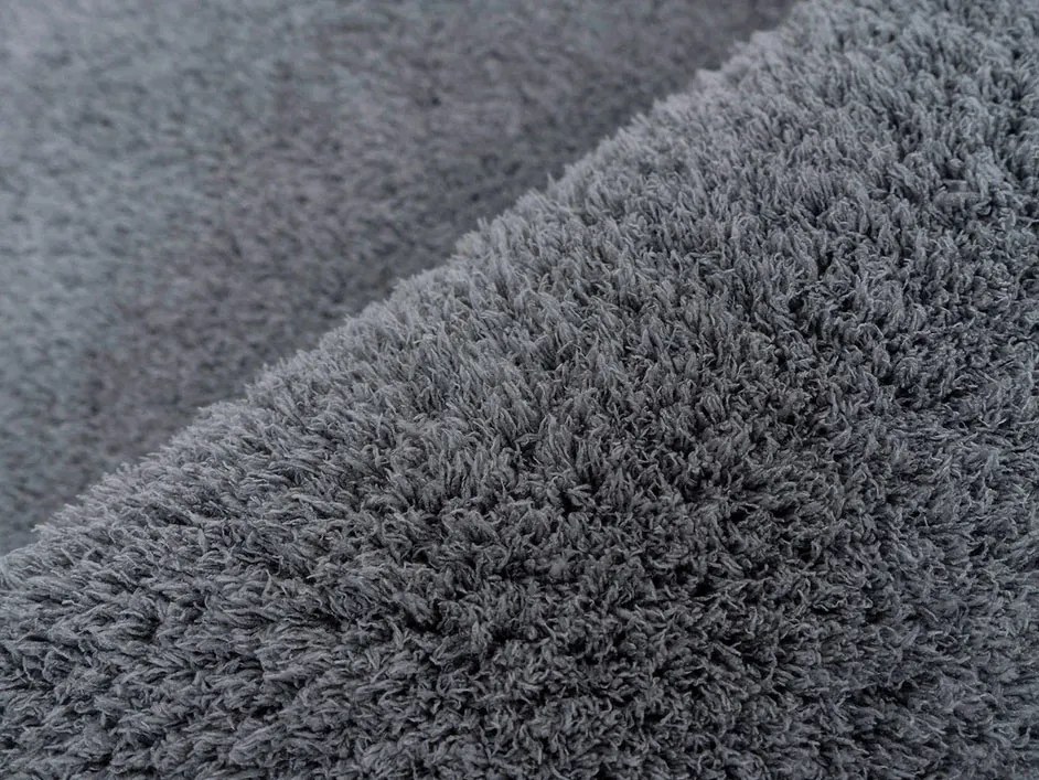 Okrúhly koberec Alpaka v tmavosivej farbe – mäkký polyester Rozmer: 90 cm
