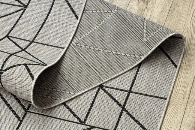 Behúň SIZAL FLOORLUX 20605 trojuholníky geometrický - strieborný, čierny