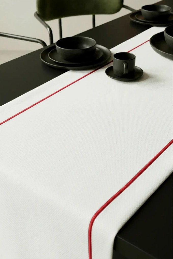 Behúň na stôl QUEEN biely s bordovou Rozmer: 40x140 cm