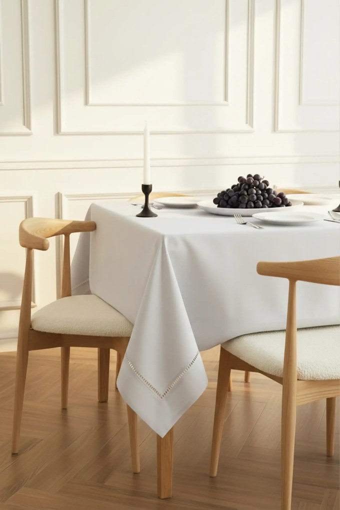 Obrus CLASSY sivý Rozmer: 140x240 cm