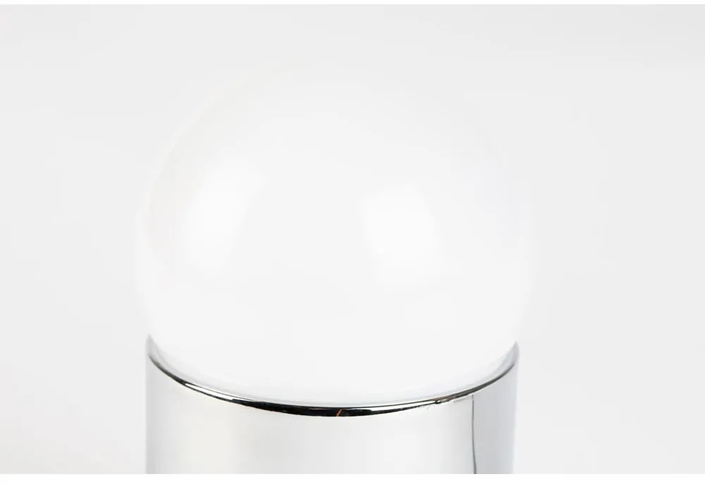 Stolová lampa v striebornej farbe Zuiver Gio