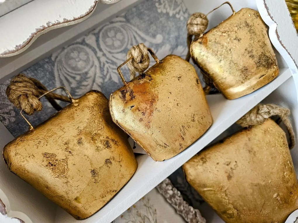 Zlatý kovový zvonček v tvare kravského zvonu - 14*7*15cm