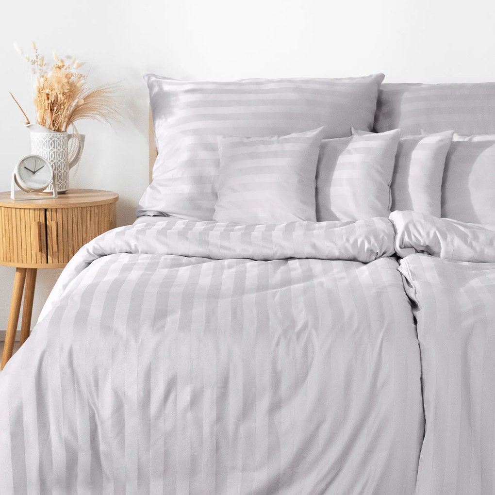 Goldea damaškové posteľné obliečky - svetlo sivé prúžky so saténovým leskom 140 x 220 a 70 x 90 cm