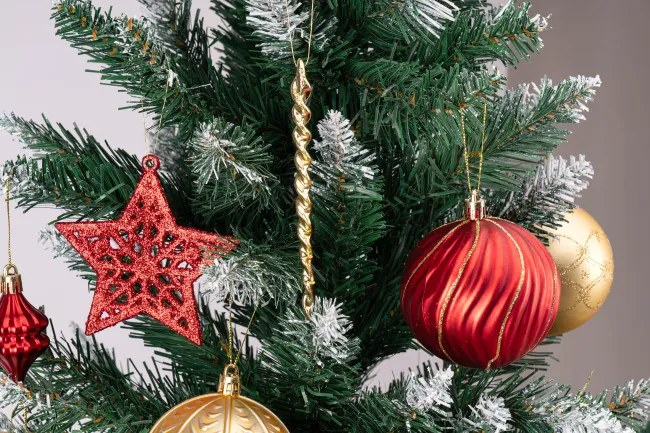 Sada vianočných závesných dekorácií MARIEN zlatá / červená (70 ks)