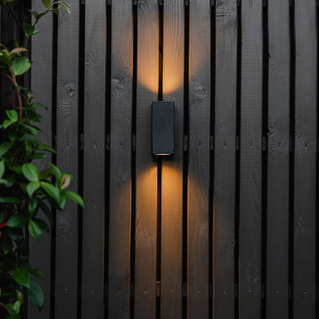 Moderná nástenná lampa čierna 2-svetlá IP44 - Baleno
